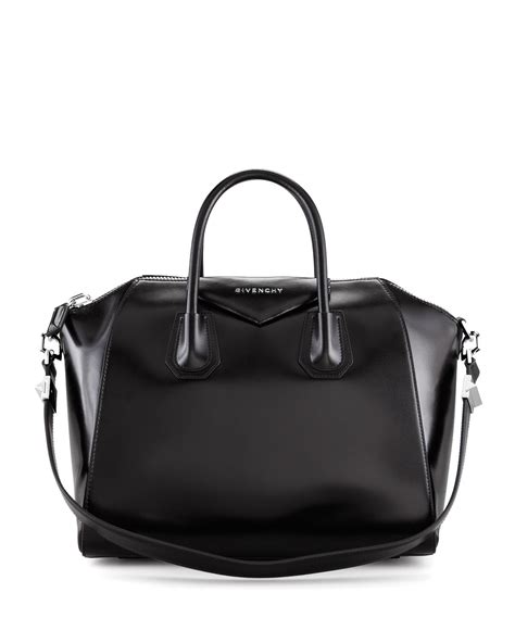 sac givenchy antigona moyen|Medium Antigona bag in .